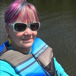 Meet your Posher, Elizabeth